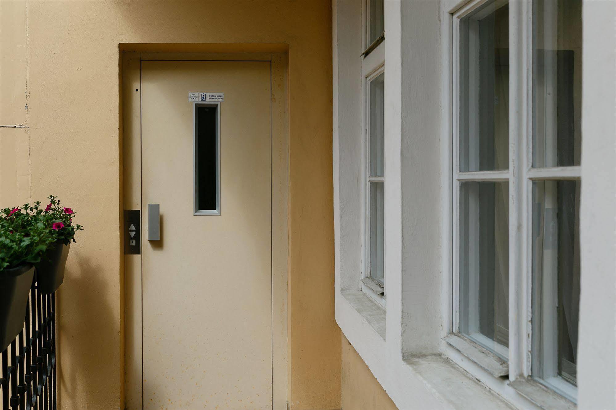 Pension U Lilie Praga Exterior foto
