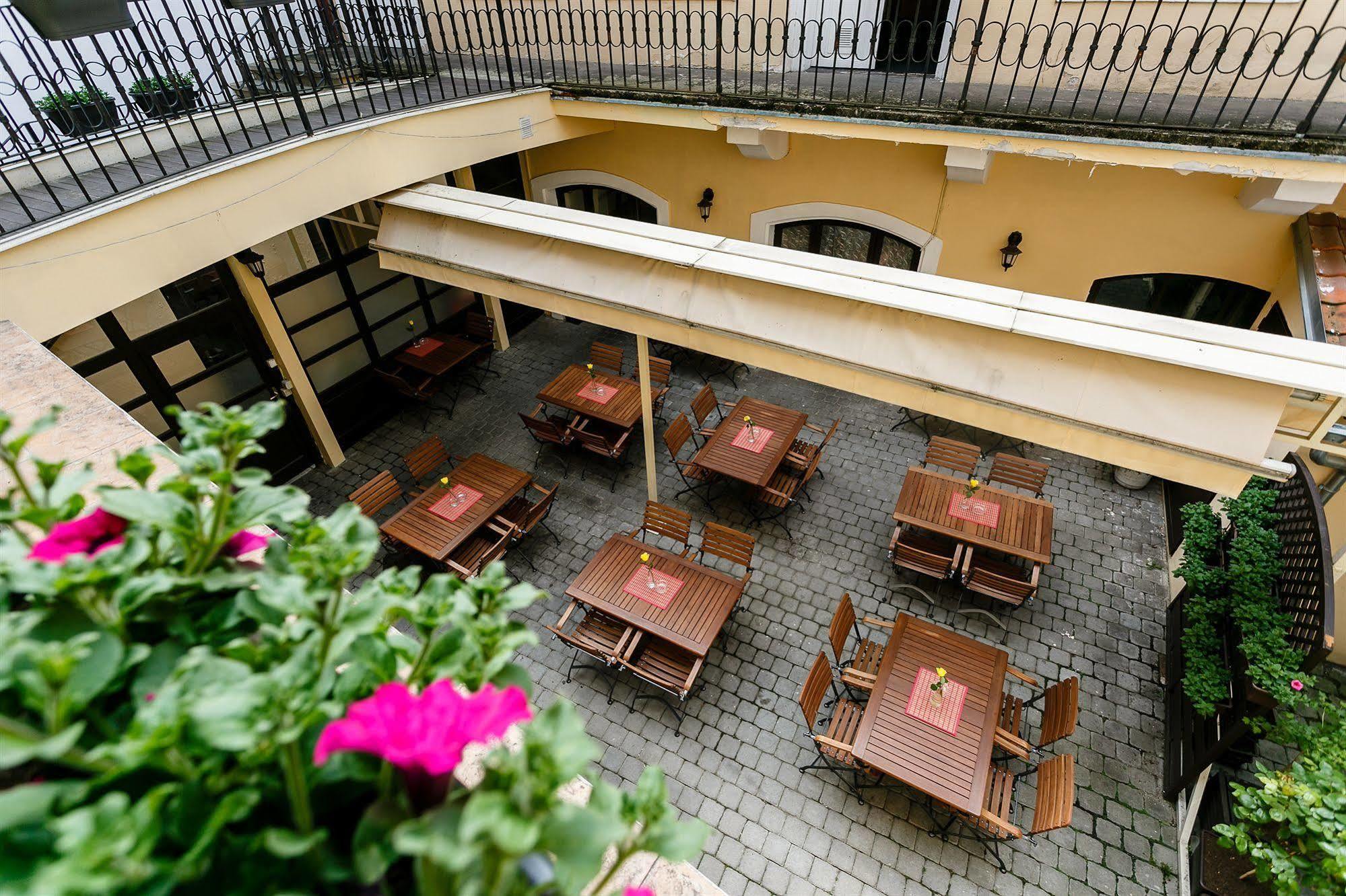 Pension U Lilie Praga Exterior foto